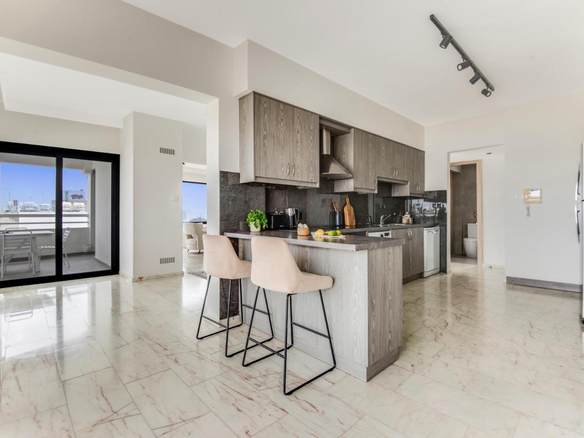 Sanders Coral Court Penthouse - Cute 3-Bedroom Apartment With Balcony Limassol Eksteriør billede