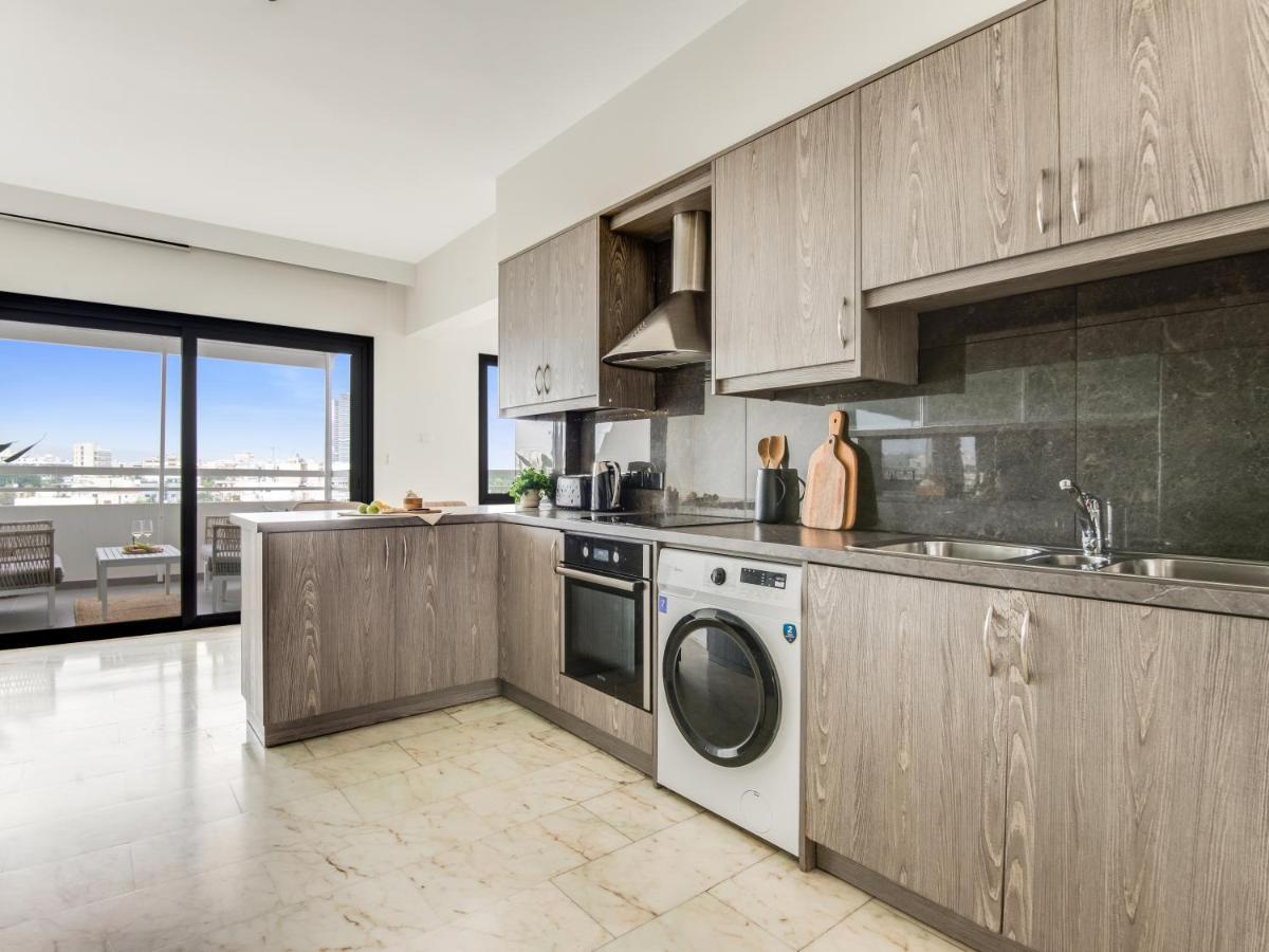 Sanders Coral Court Penthouse - Cute 3-Bedroom Apartment With Balcony Limassol Eksteriør billede